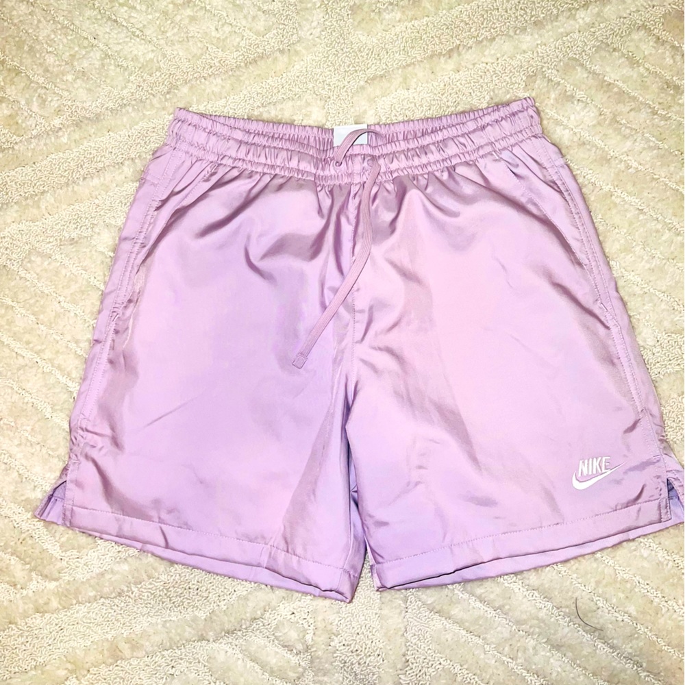 NIKE: Light Purple Shorts - Size Small